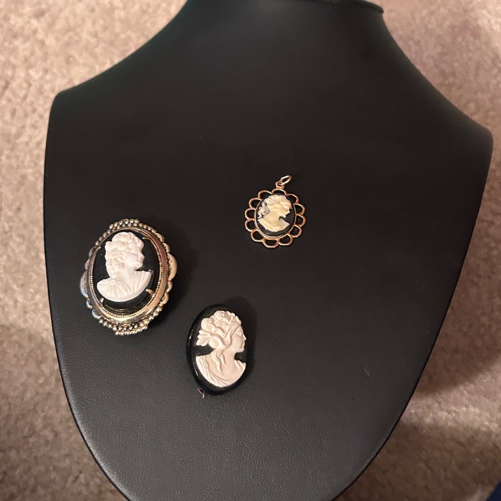 Vintage Black & White Cameo Pin Brooch Plastic Lucite & Gilded Pendant & Brooch